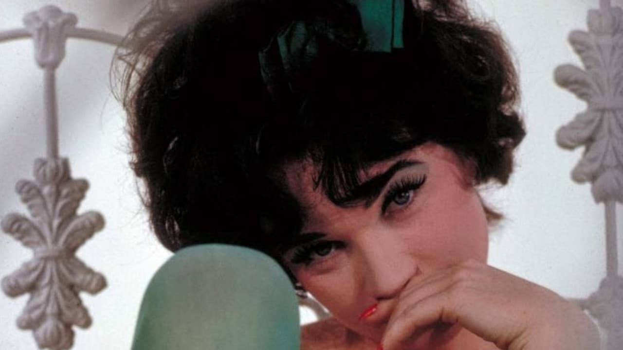 Irma la Douce still 7