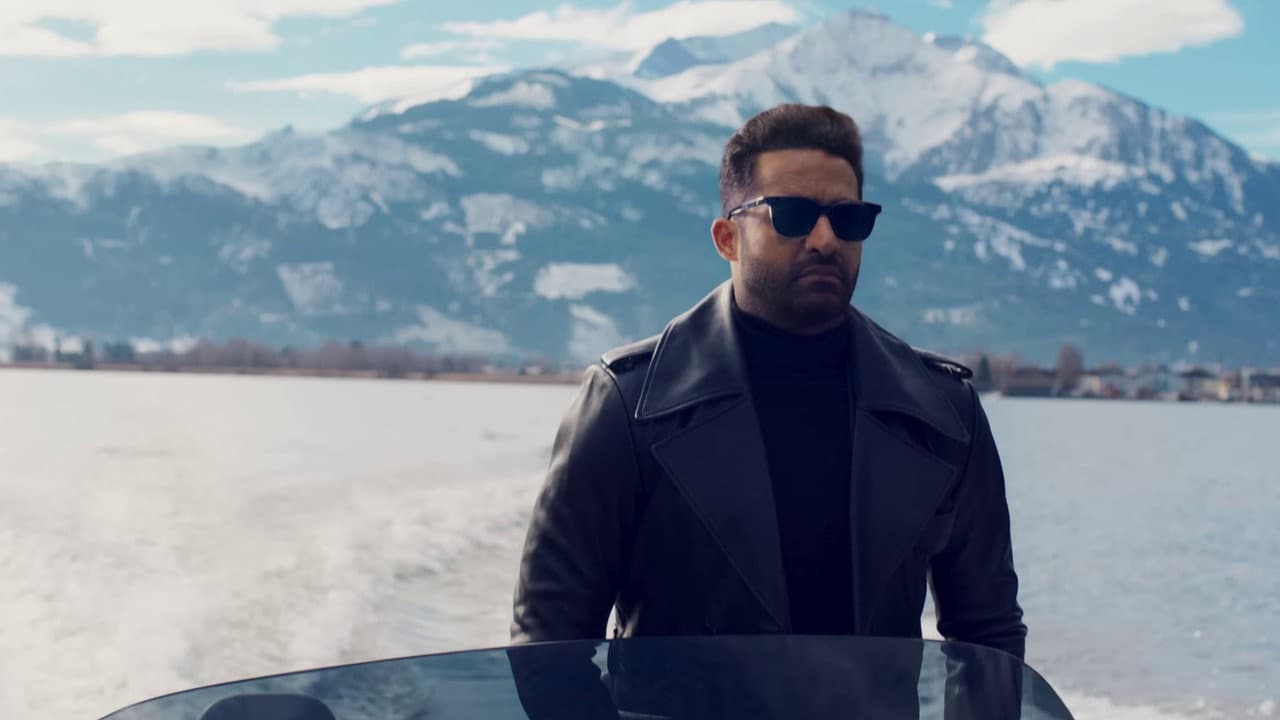 War 2 Movie Review: Explosive Action & Star Power still 8